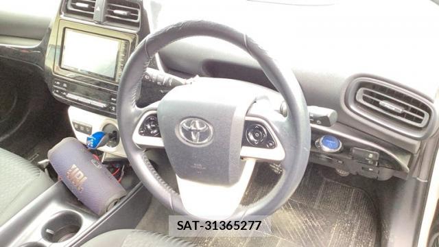 Toyota PRIUS 2016-01 8873489-5