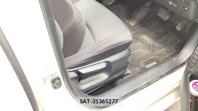 Toyota PRIUS 2016-01 8873489-6
