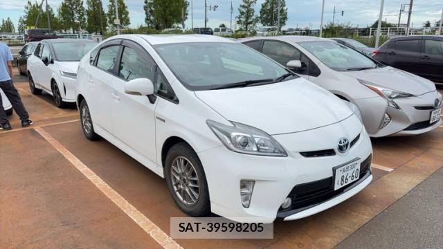Toyota PRIUS 2014-03 8873490-1