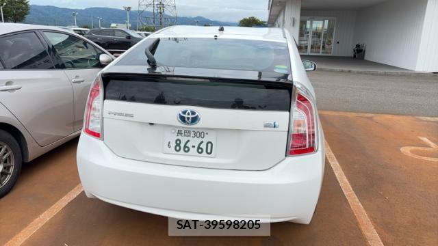 Toyota PRIUS 2014-03 8873490-12