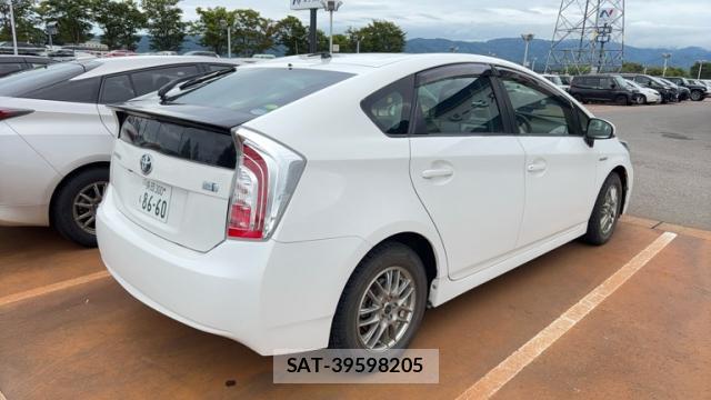 Toyota PRIUS 2014-03 8873490-2