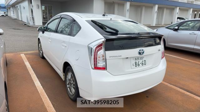 Toyota PRIUS 2014-03 8873490-3