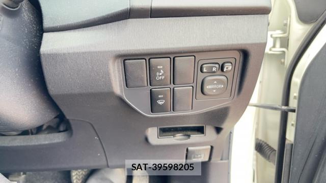 Toyota PRIUS 2014-03 8873490-5