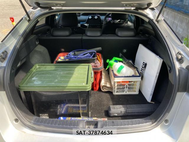 Toyota PRIUS 2018-07 8873533-10