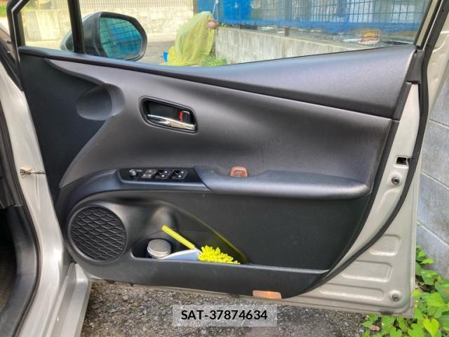 Toyota PRIUS 2018-07 8873533-15