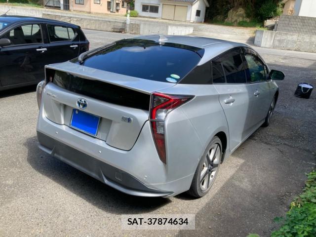 Toyota PRIUS 2018-07 8873533-2