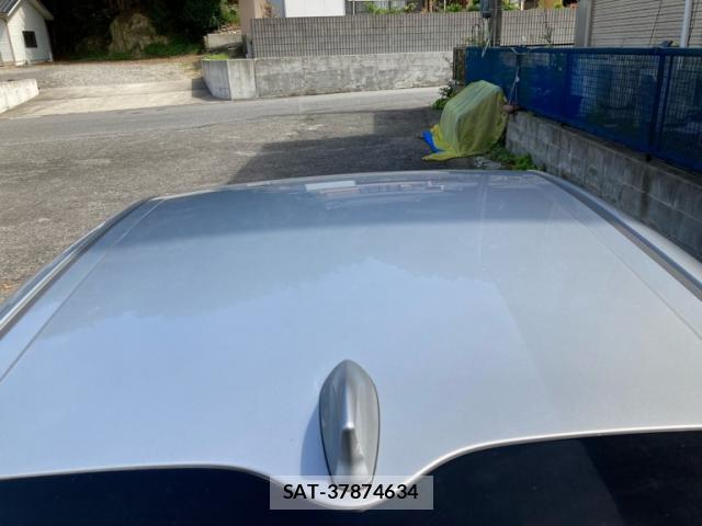 Toyota PRIUS 2018-07 8873533-4