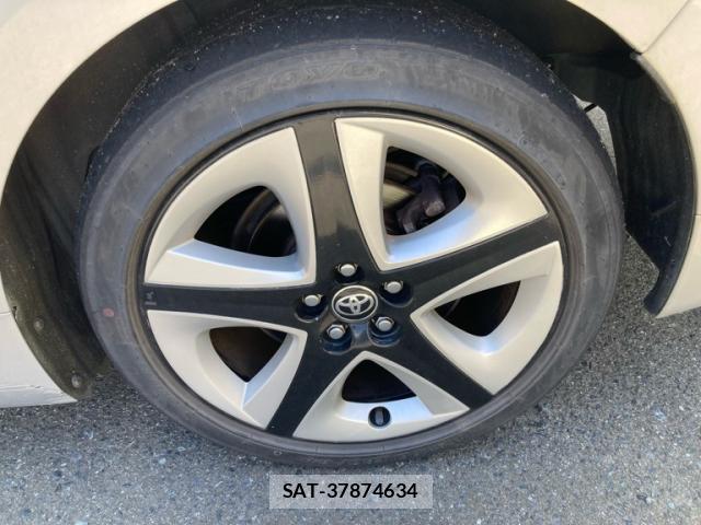 Toyota PRIUS 2018-07 8873533-7