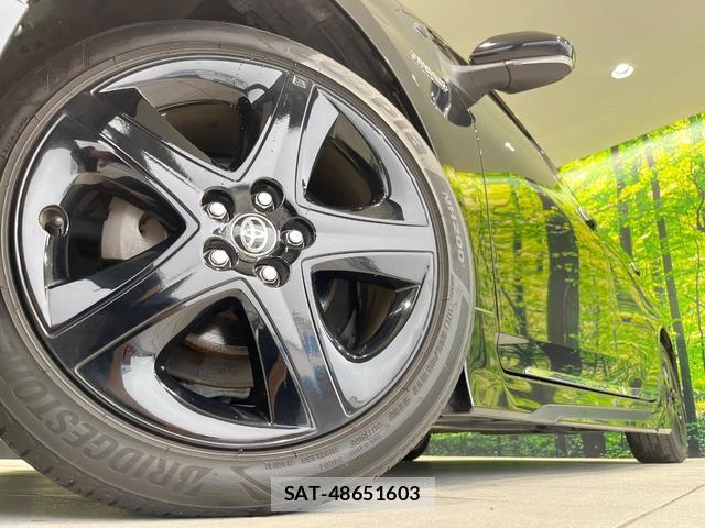 Toyota PRIUS 2017-10 8873612-12