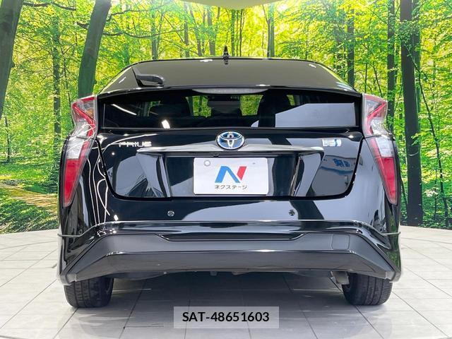 Toyota PRIUS 2017-10 8873612-14