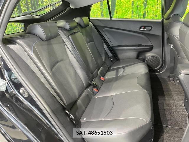 Toyota PRIUS 2017-10 8873612-9