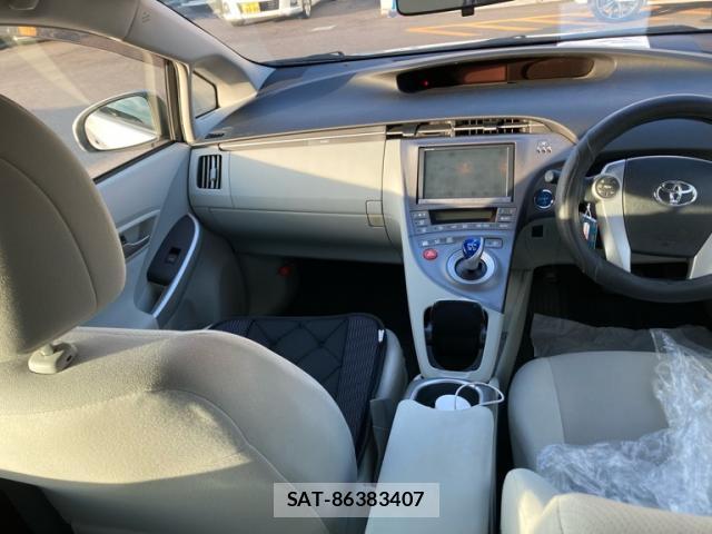 Toyota PRIUS 2014-01 8873643-10