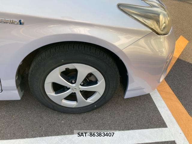 Toyota PRIUS 2014-01 8873643-12