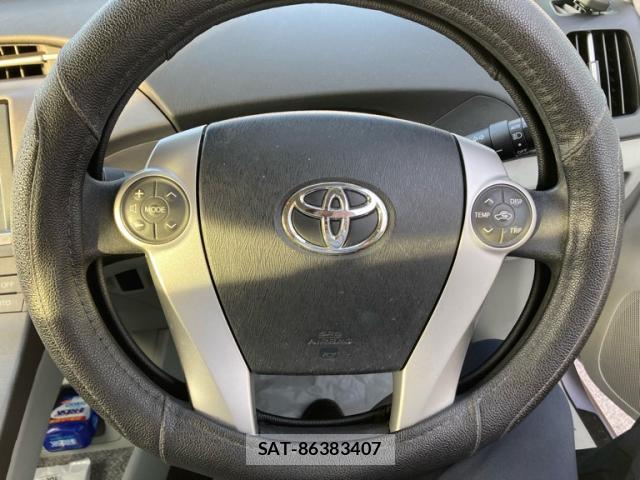Toyota PRIUS 2014-01 8873643-14