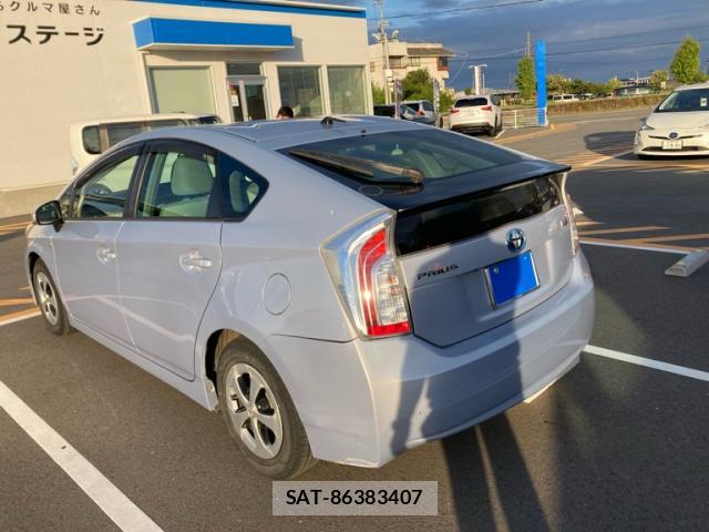 Toyota PRIUS 2014-01 8873643-2