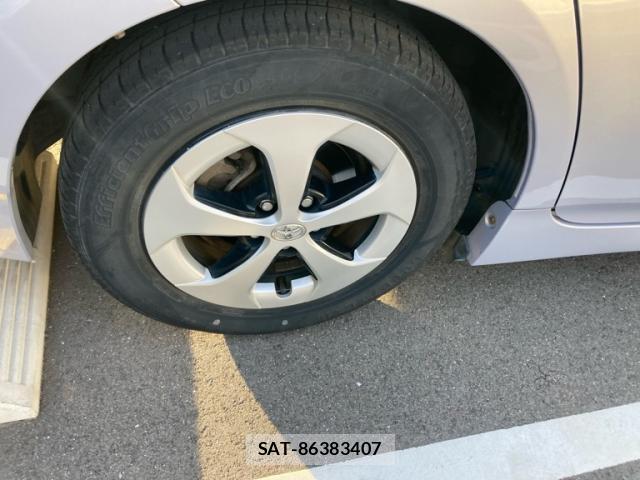 Toyota PRIUS 2014-01 8873643-4