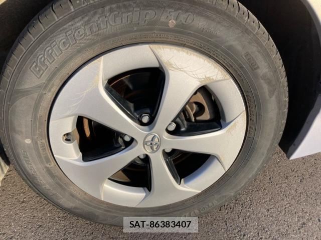 Toyota PRIUS 2014-01 8873643-5