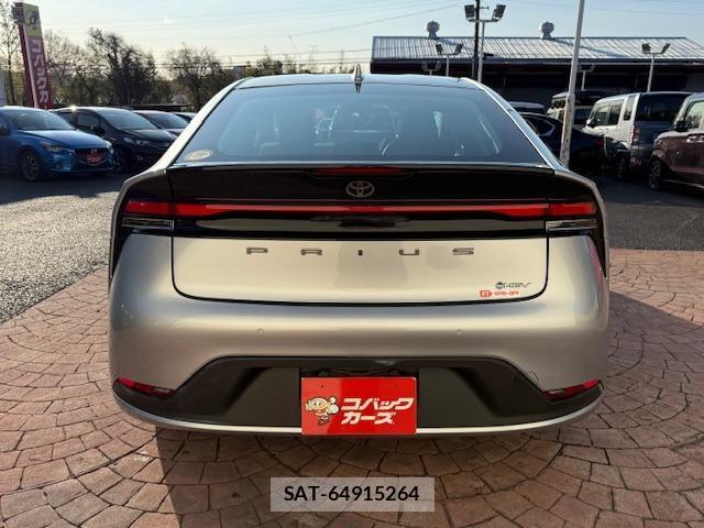 Toyota PRIUS 2024-03 8873849-6