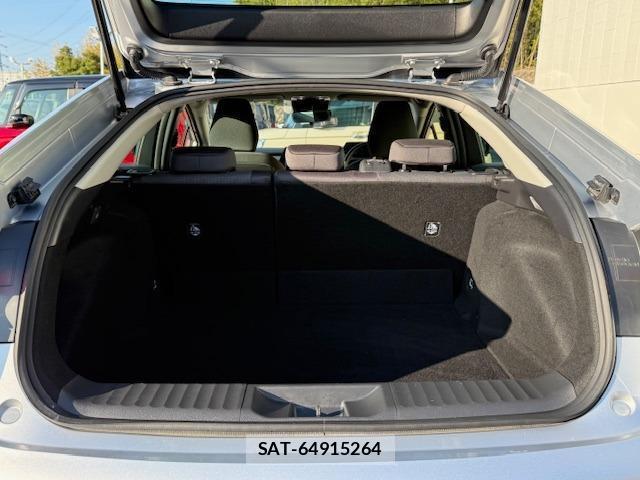 Toyota PRIUS 2024-03 8873849-7