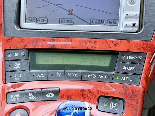 Toyota PRIUS 2010-12 8873888-10