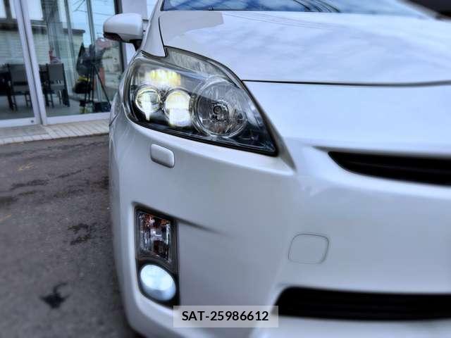 Toyota PRIUS 2010-12 8873888-11
