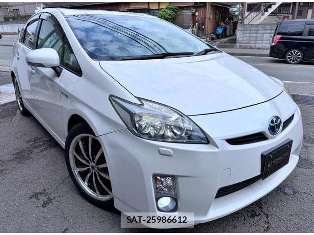 Toyota PRIUS 2010-12 8873888-14