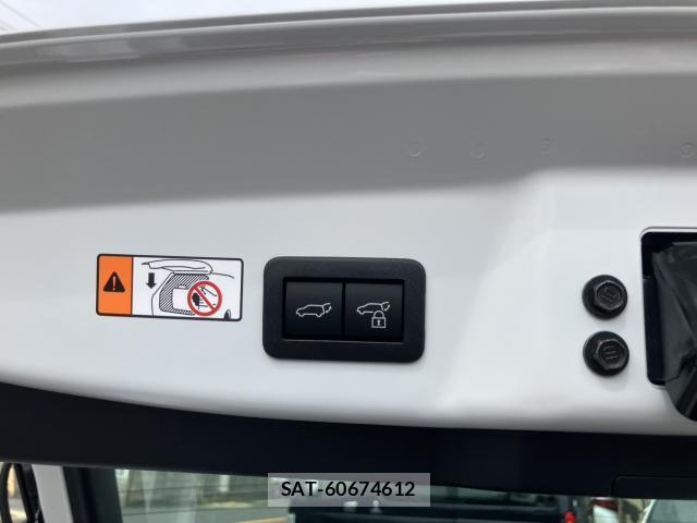 Toyota PRIUS 2026-09 8873911-16