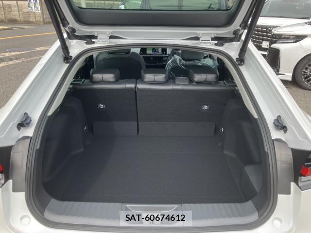 Toyota PRIUS 2026-09 8873911-17