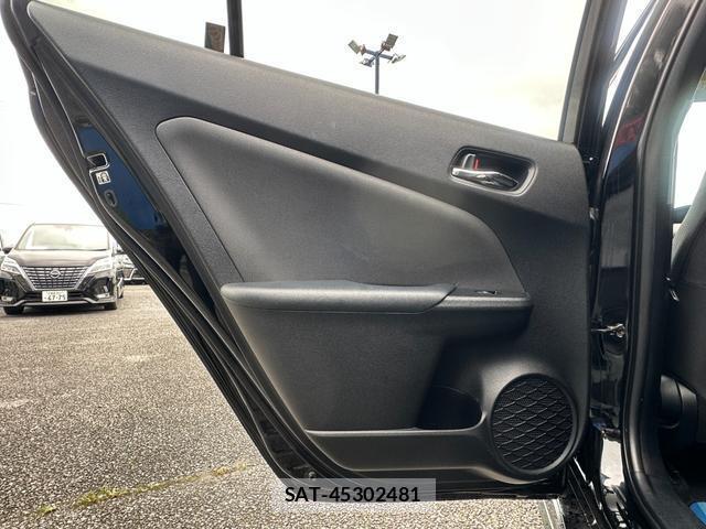 Toyota PRIUS 2016-07 8873964-12