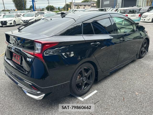 Toyota PRIUS 2019-08 8873979-5