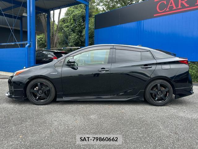 Toyota PRIUS 2019-08 8873979-8