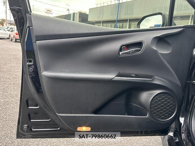 Toyota PRIUS 2019-08 8873979-9