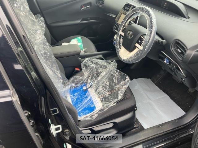 Toyota PRIUS 2016-10 8873986-10