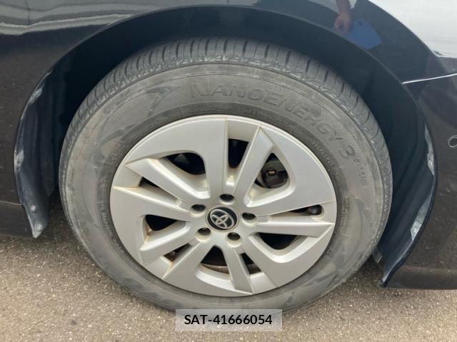 Toyota PRIUS 2016-10 8873986-12