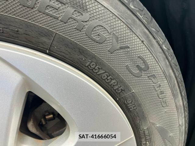 Toyota PRIUS 2016-10 8873986-13