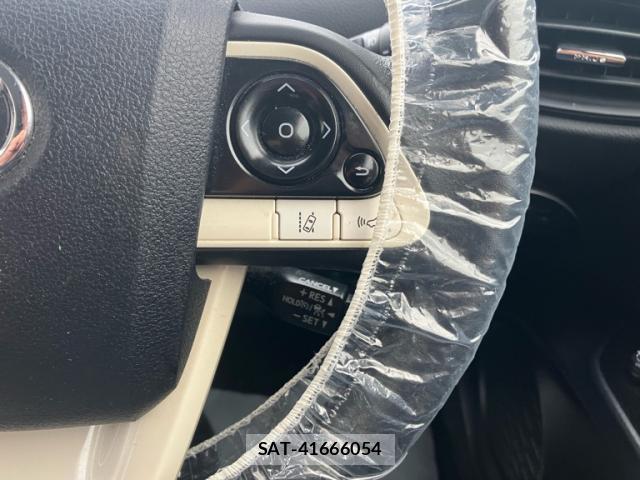 Toyota PRIUS 2016-10 8873986-18