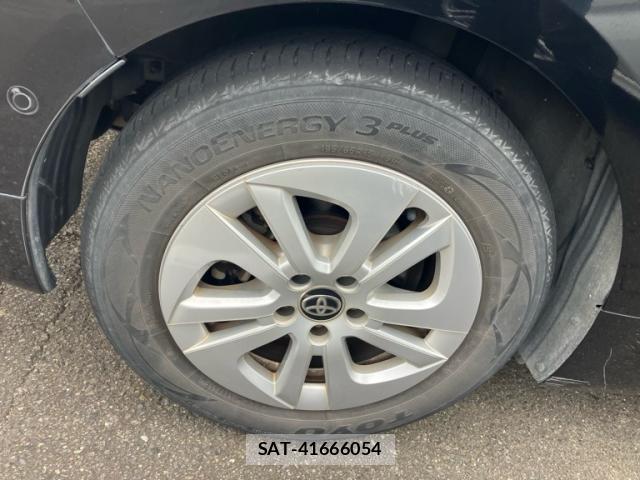 Toyota PRIUS 2016-10 8873986-3