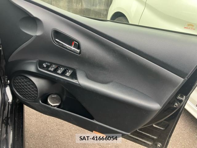 Toyota PRIUS 2016-10 8873986-8