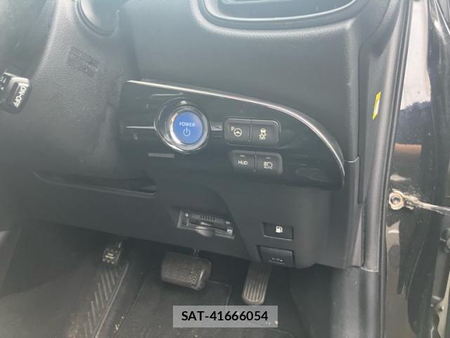 Toyota PRIUS 2016-10 8873986-9
