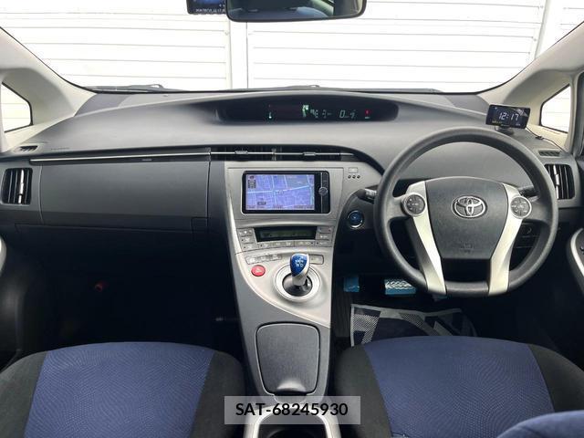 Toyota PRIUS 2014-06 8873999-1