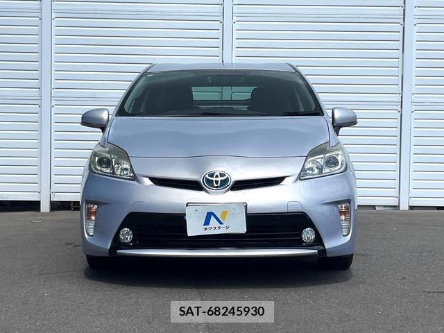 Toyota PRIUS 2014-06 8873999-11