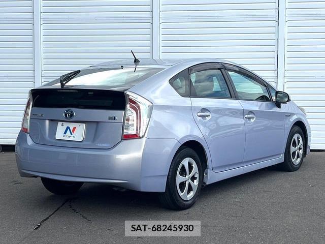 Toyota PRIUS 2014-06 8873999-14