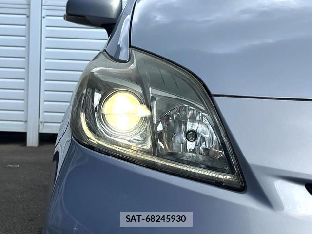 Toyota PRIUS 2014-06 8873999-15
