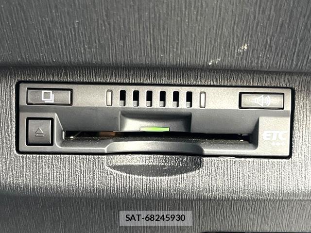 Toyota PRIUS 2014-06 8873999-5