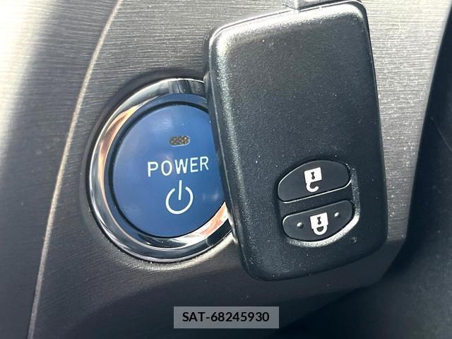 Toyota PRIUS 2014-06 8873999-6
