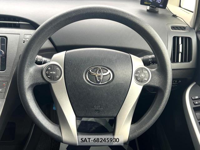 Toyota PRIUS 2014-06 8873999-7