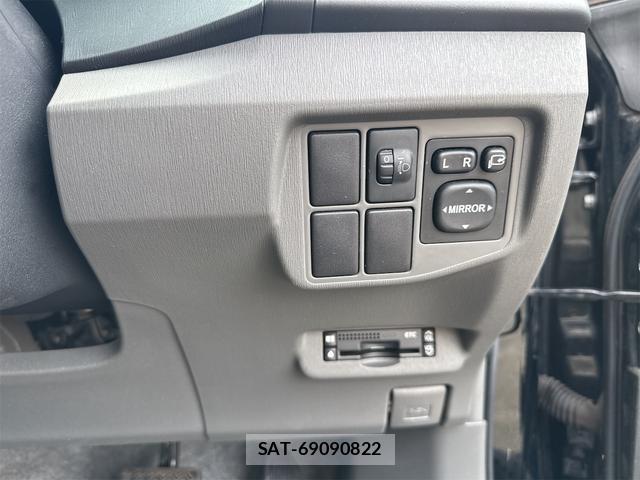 Toyota PRIUS 2010-01 8874005-12