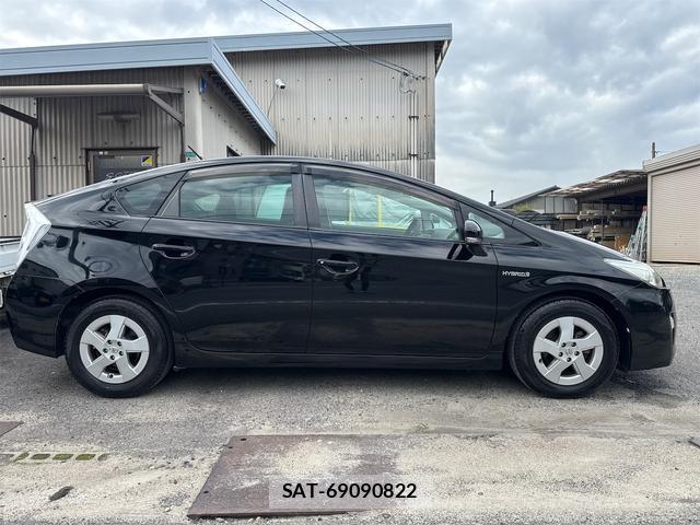 Toyota PRIUS 2010-01 8874005-3
