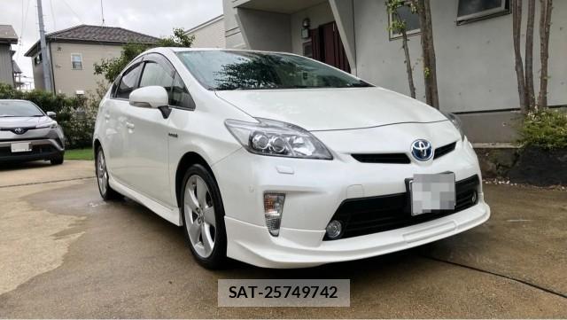 Toyota PRIUS 2015-09 8874410-11
