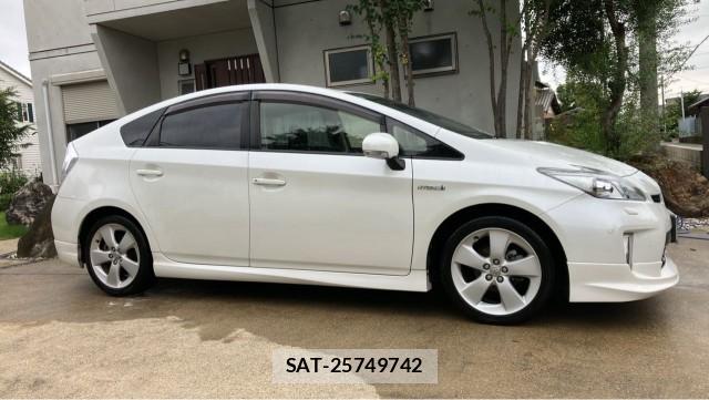 Toyota PRIUS 2015-09 8874410-3